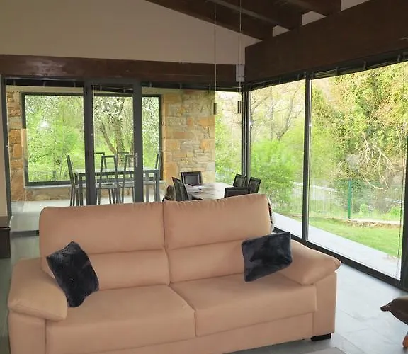 Alojamientos Marel Sanabria *